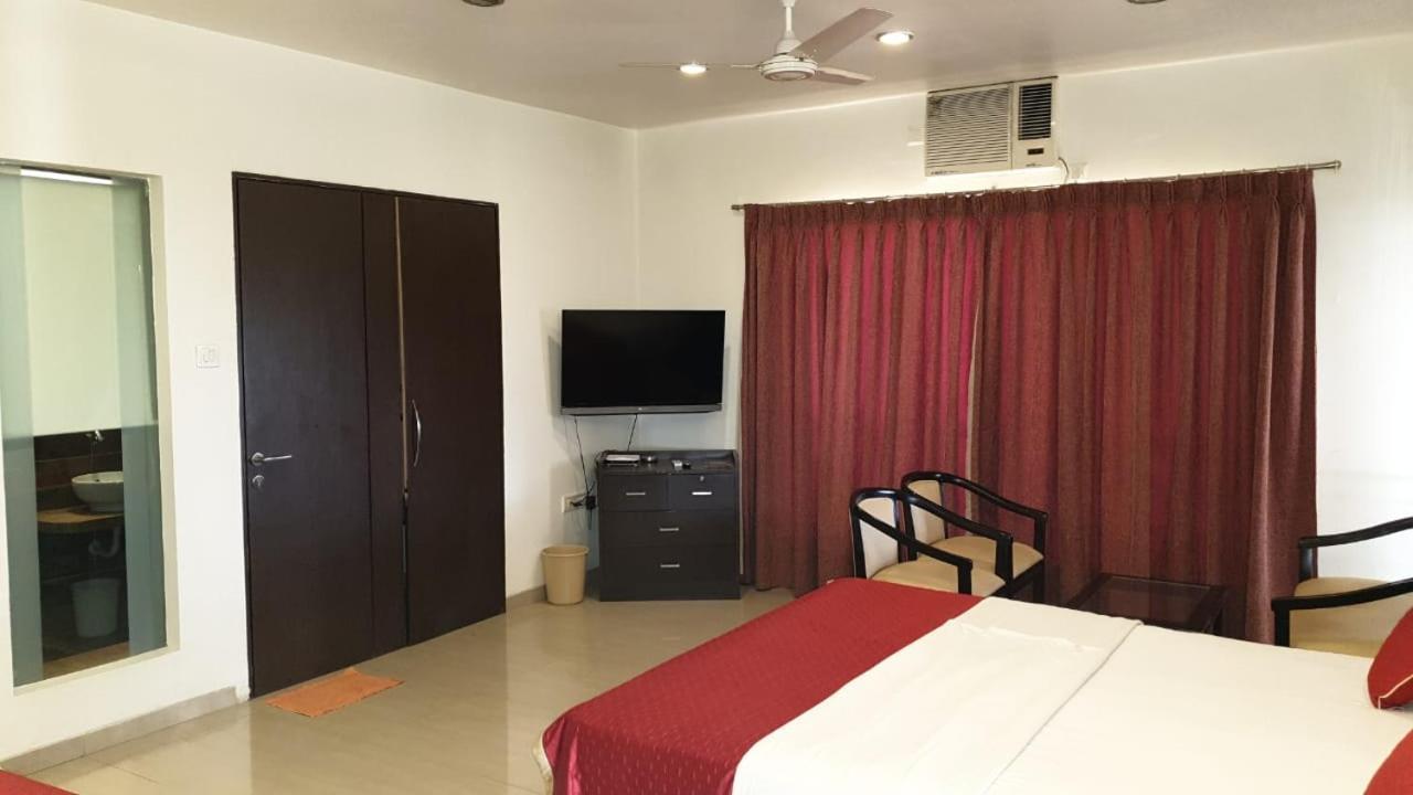 Resort Silver Hills Lonavala Bagian luar foto