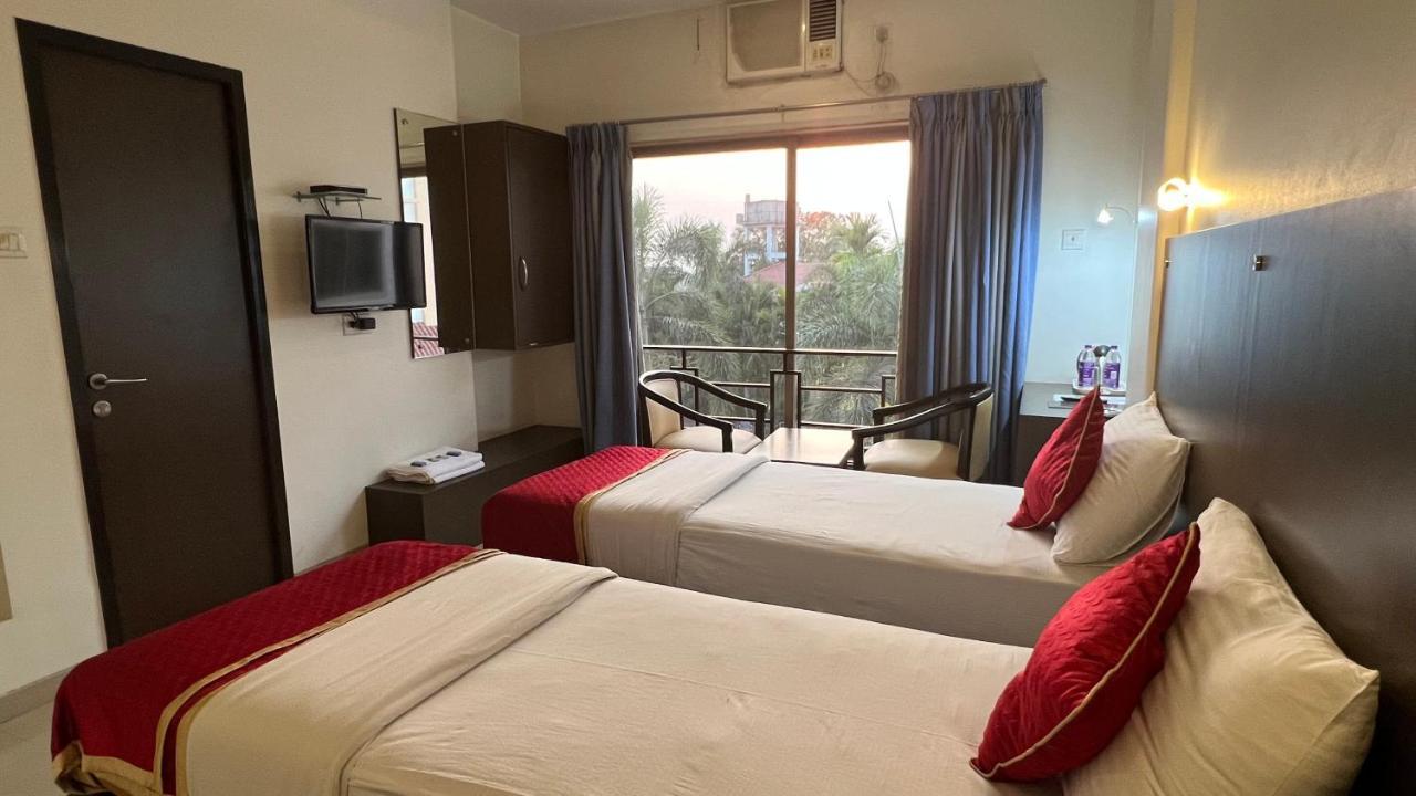 Resort Silver Hills Lonavala Bagian luar foto