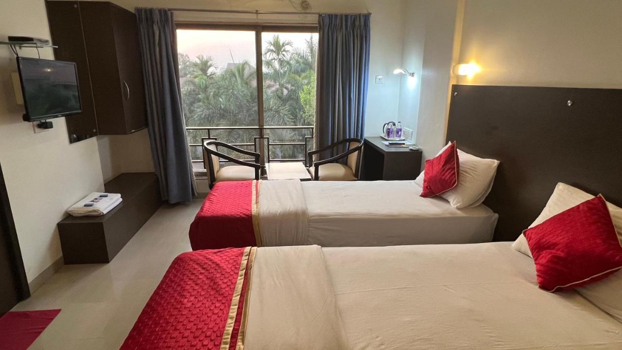 Resort Silver Hills Lonavala Bagian luar foto