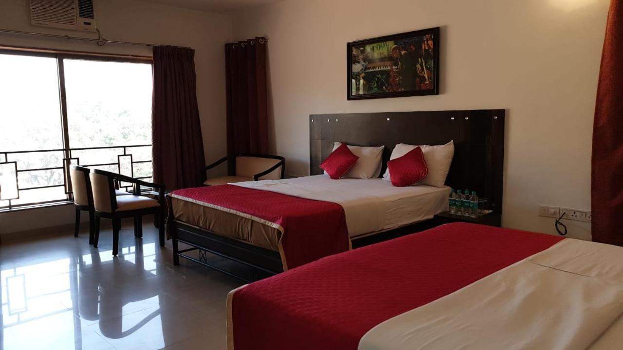 Resort Silver Hills Lonavala Bagian luar foto