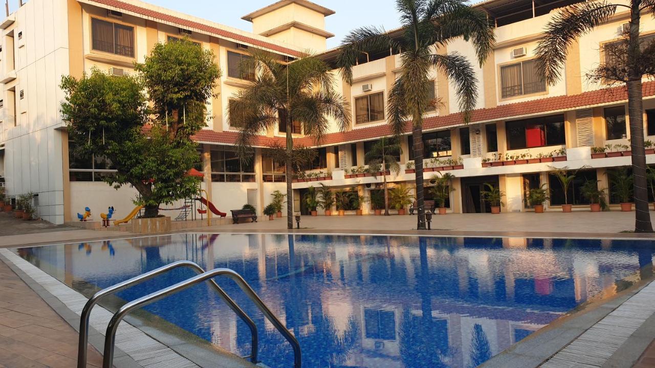 Resort Silver Hills Lonavala Bagian luar foto