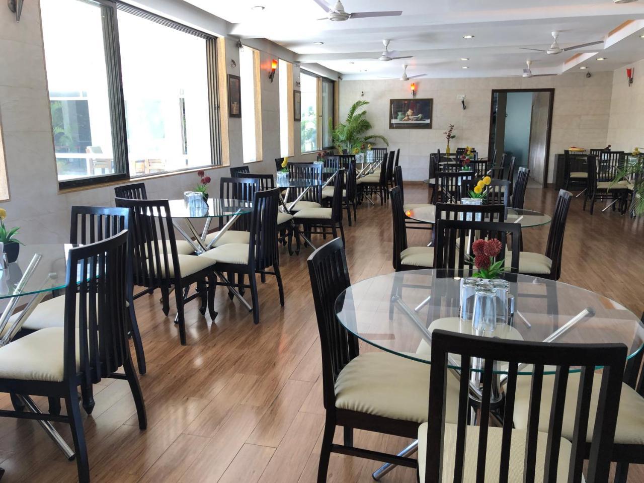 Resort Silver Hills Lonavala Bagian luar foto